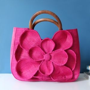 Hot Pink Raffia Flower Handbag with Wooden Handles